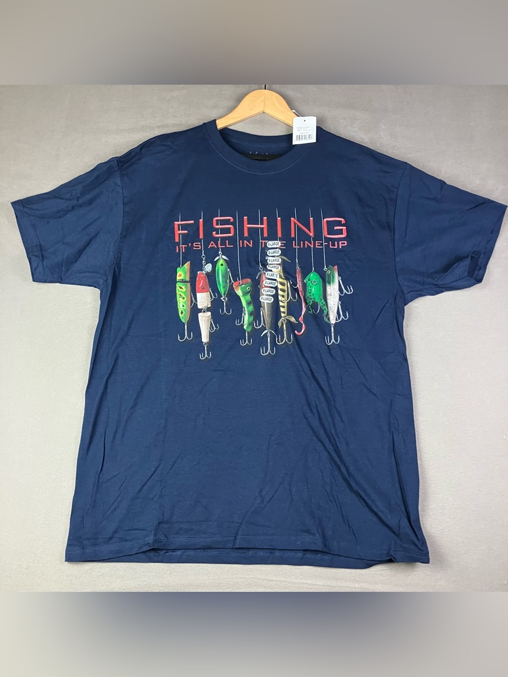 Lifestyle Classics Men’s Size XL Fishing It’s All In The Lineup Lure Shirt Navy.